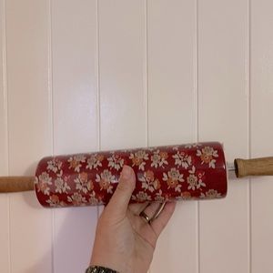 🌸🌺Rare floral Pioneer woman rolling pin. Excellent preloved condition .